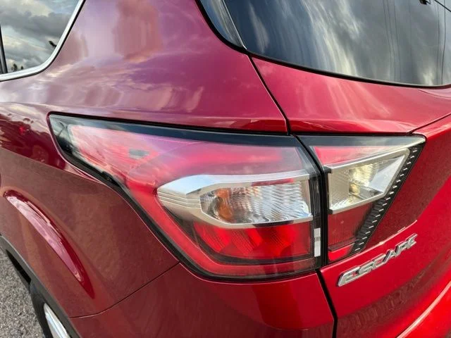 Used 2018 Red Ford SE image 5