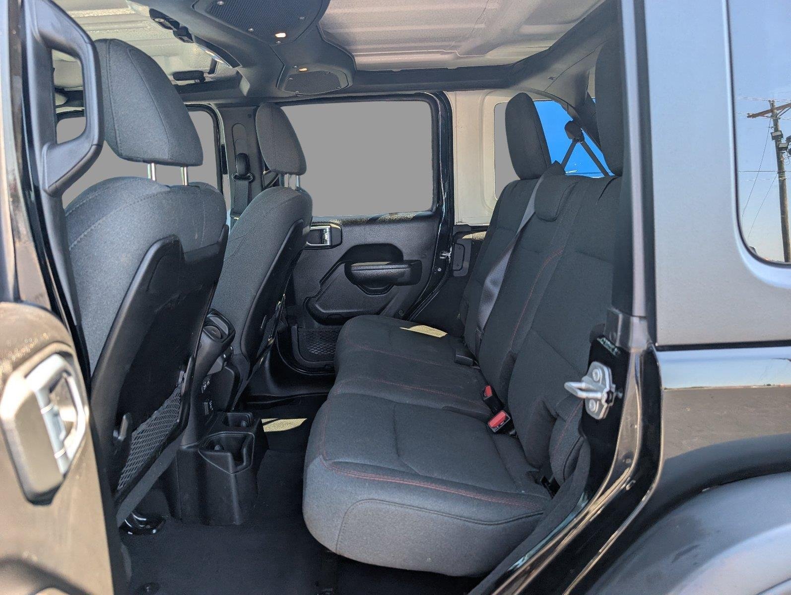2025 Jeep Wrangler 4-Door Rubicon - Photo 35