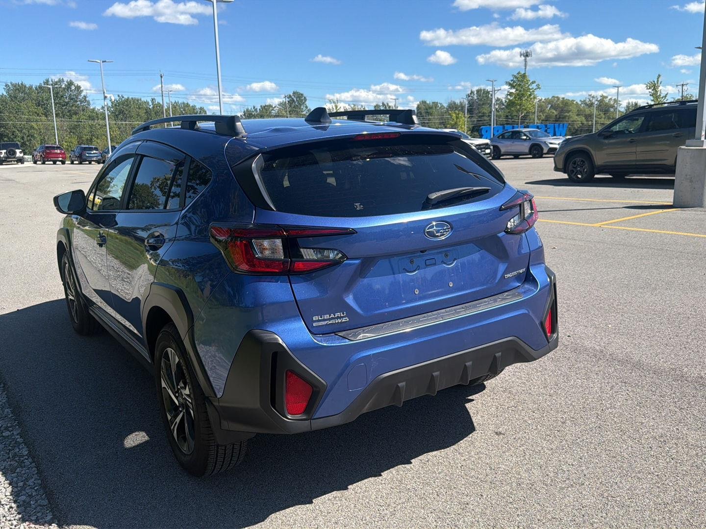 Used 2025 Daybreak Blue Pearl Subaru Premium image 6