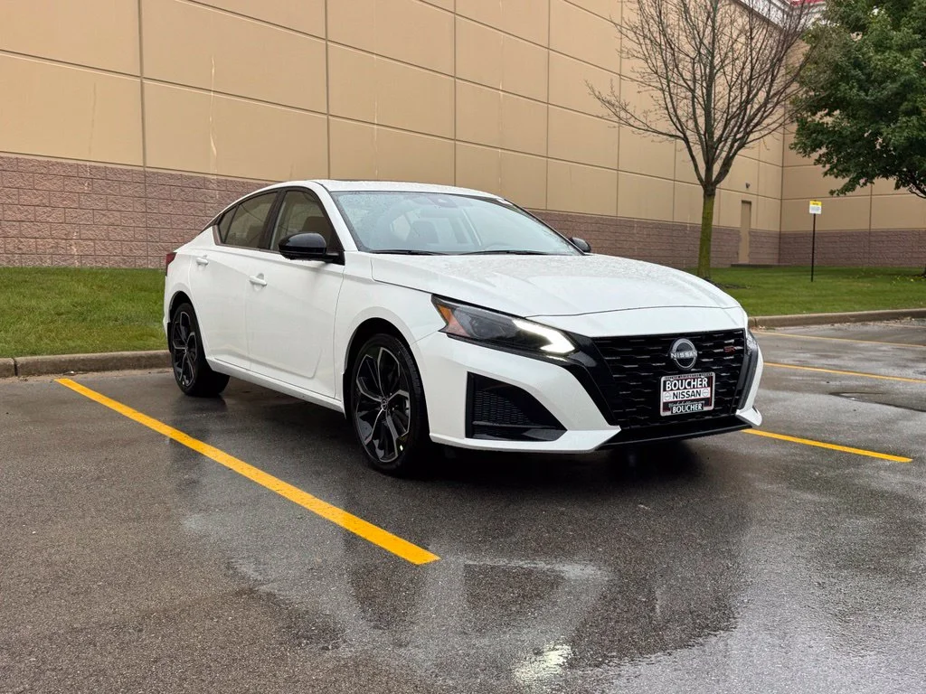 New 2026 Pearl White Tricoat Nissan 2.5 SR image 2
