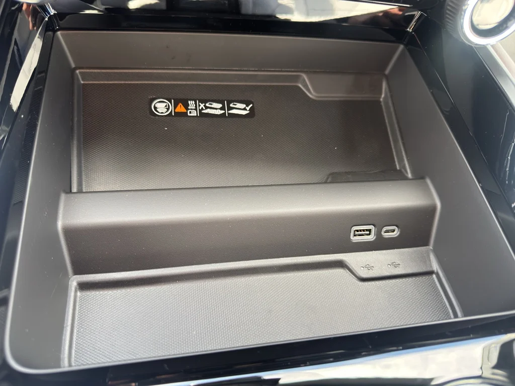 2026 Chevrolet Suburban Premier - Photo 25