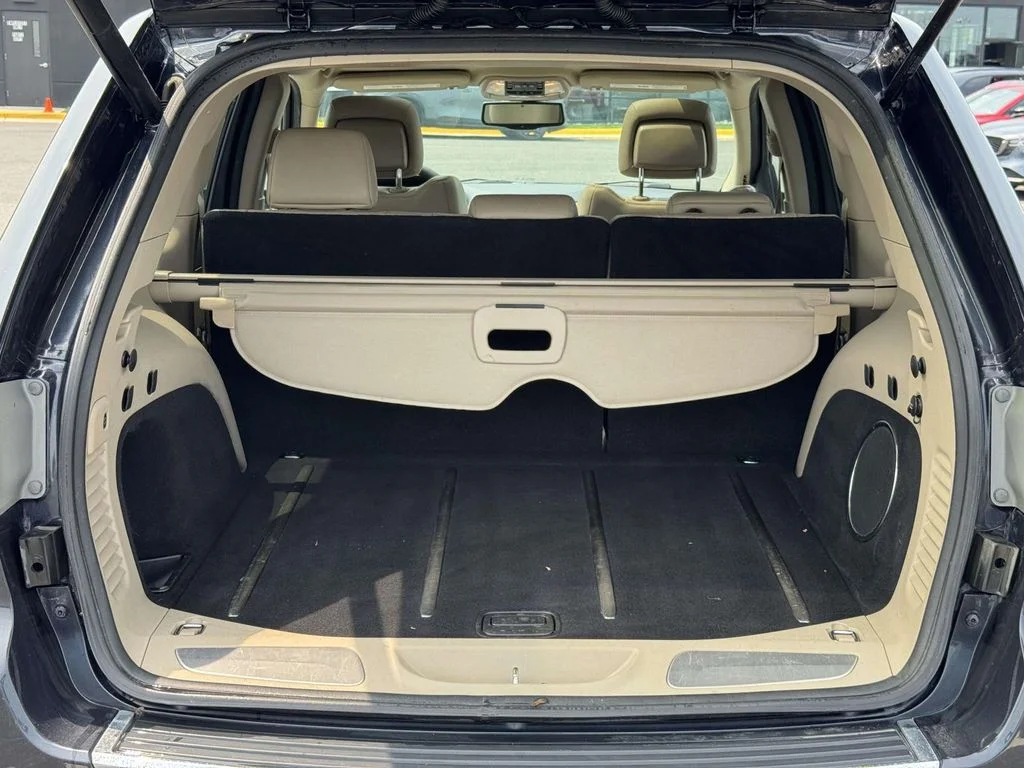 Used 2013 Gray Jeep Limited image 29