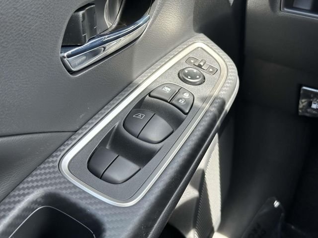 2025 Nissan Versa Sedan SR - Photo 25