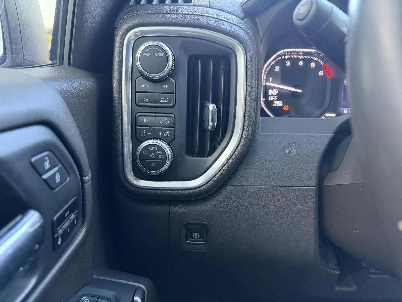 Used 2020 Summit White GMC SLT image 14