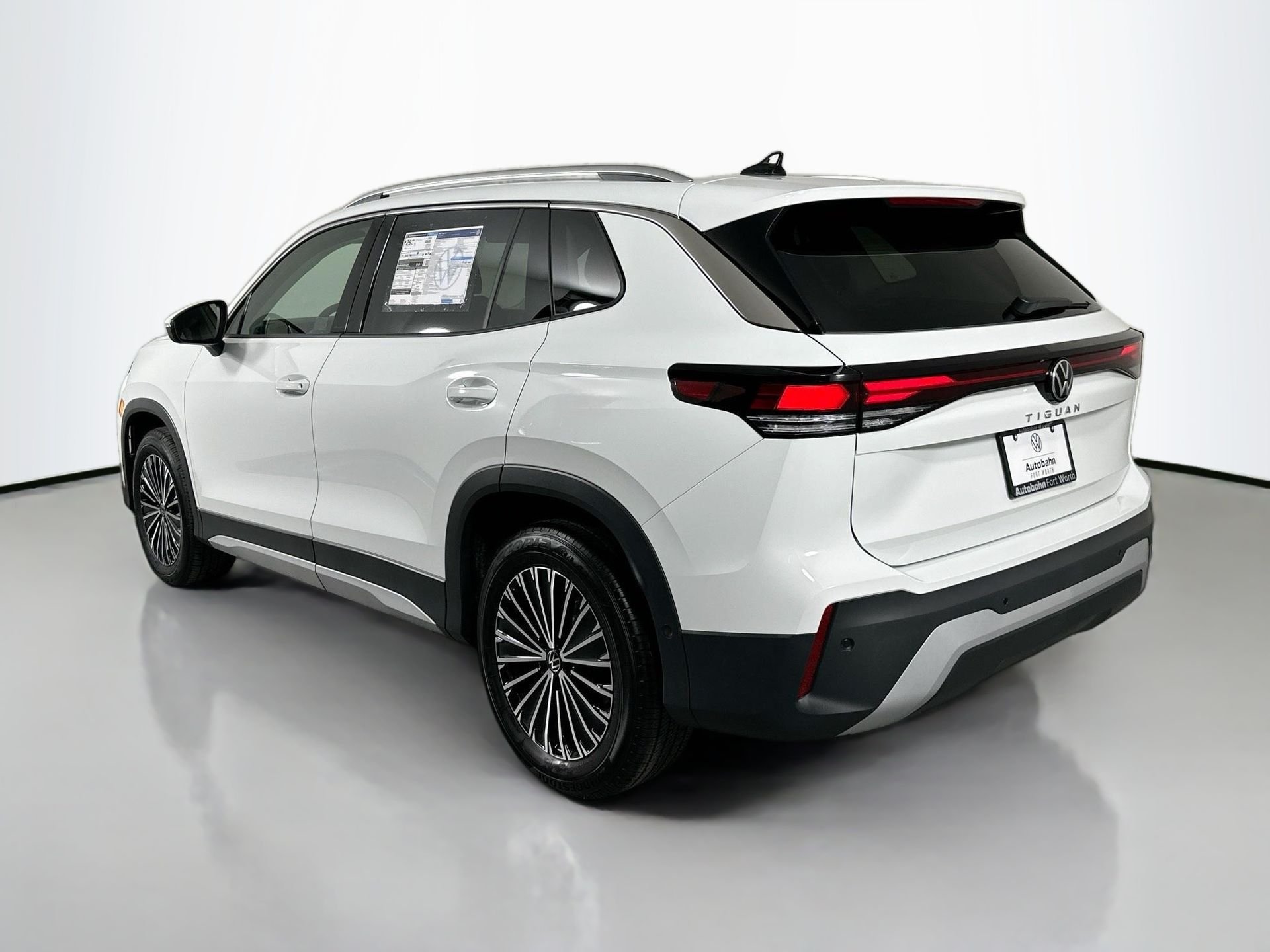 2025 Volkswagen Tiguan S - Photo 6