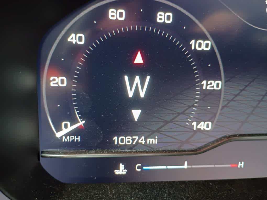 Used 2025 Sterling Metallic GMC SLE image 7