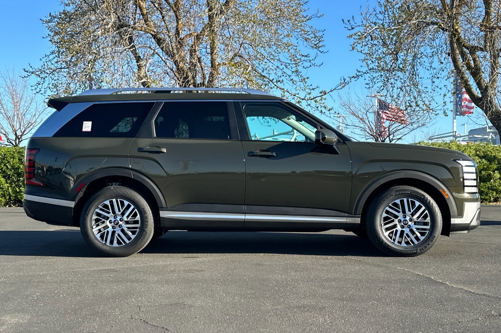 New 2026 Titan Charcoal Pearl Hyundai SEL FWD image 32