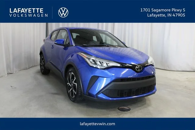 2021 Toyota C-HR XLE's photo