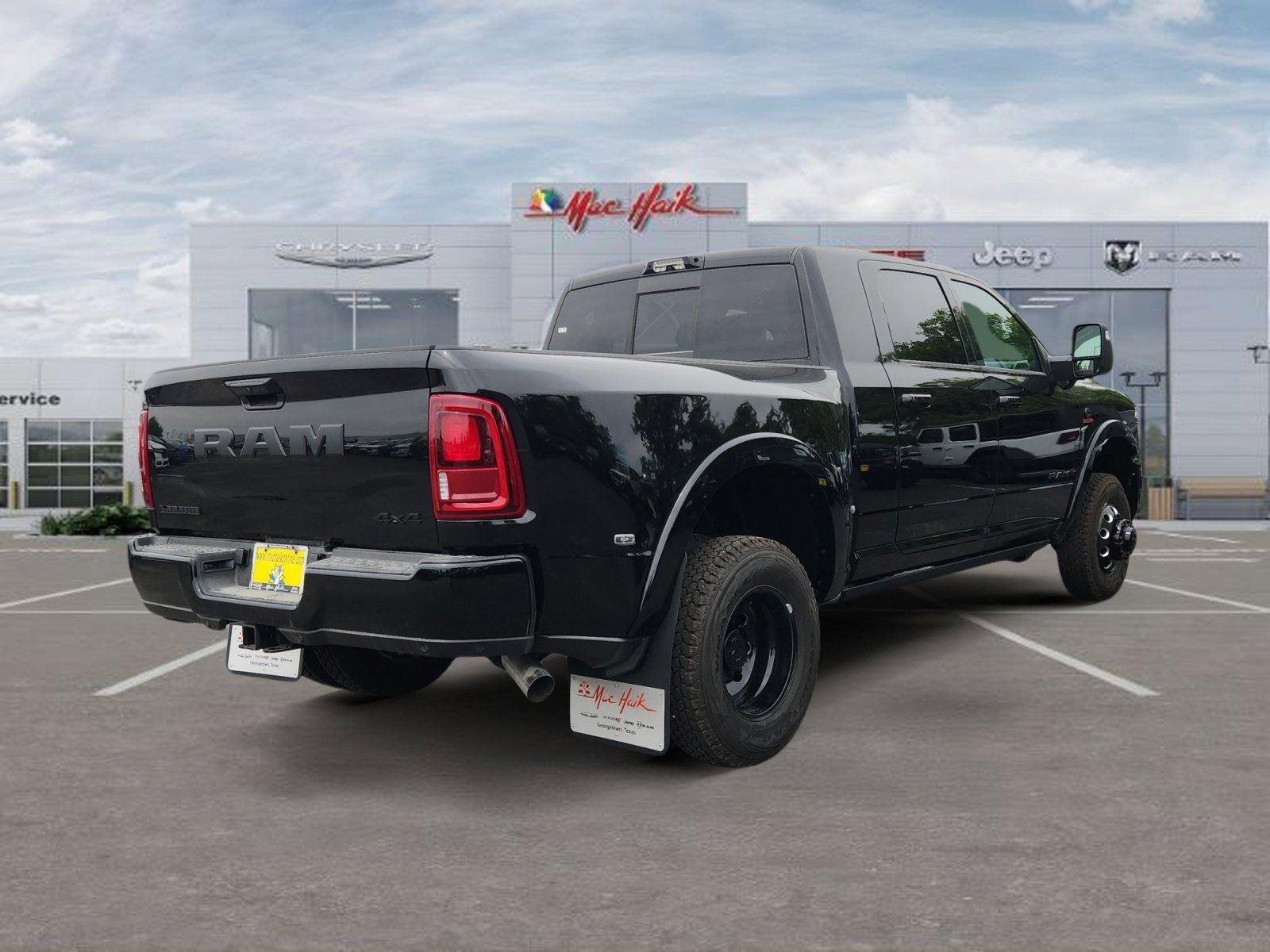 New 2026 Diamond Black Crystal Pearl-Coat Exterior Paint RAM Limited image 5