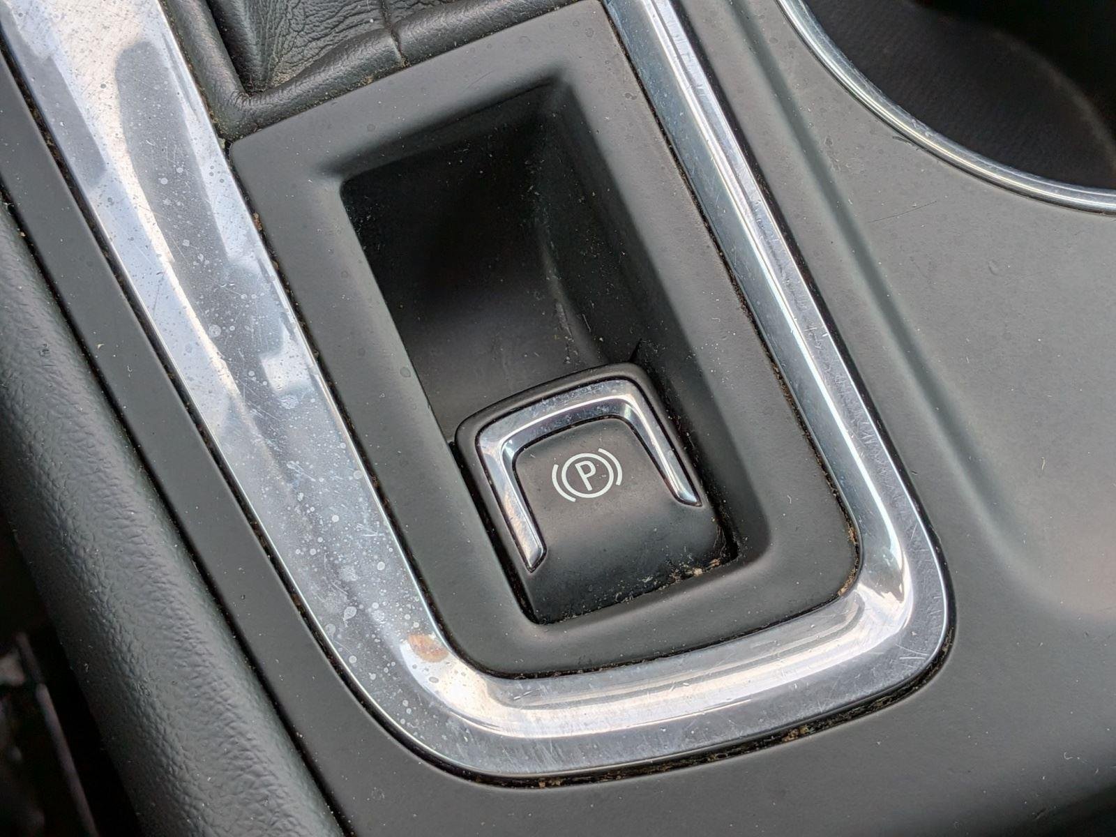 Used 2022 Summit White Chevrolet LT image 16