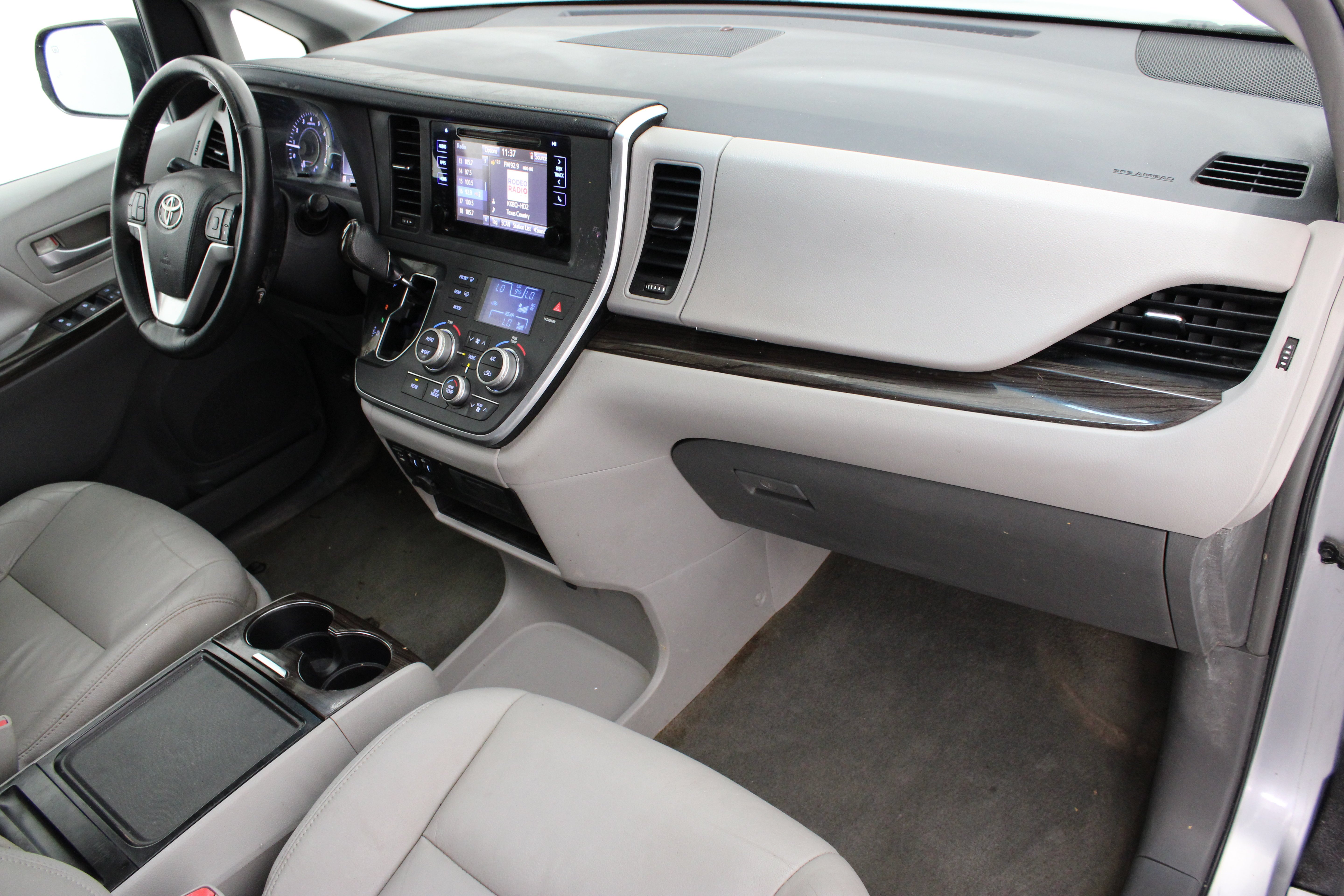 Used 2015 Silver Sky Metallic Toyota XLE Premium 3.5L image 37