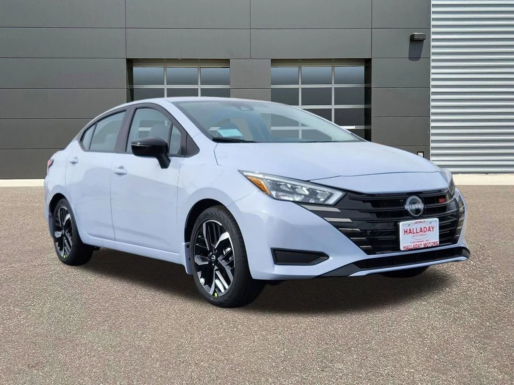 2025 Nissan Versa Sedan SR - Photo 6