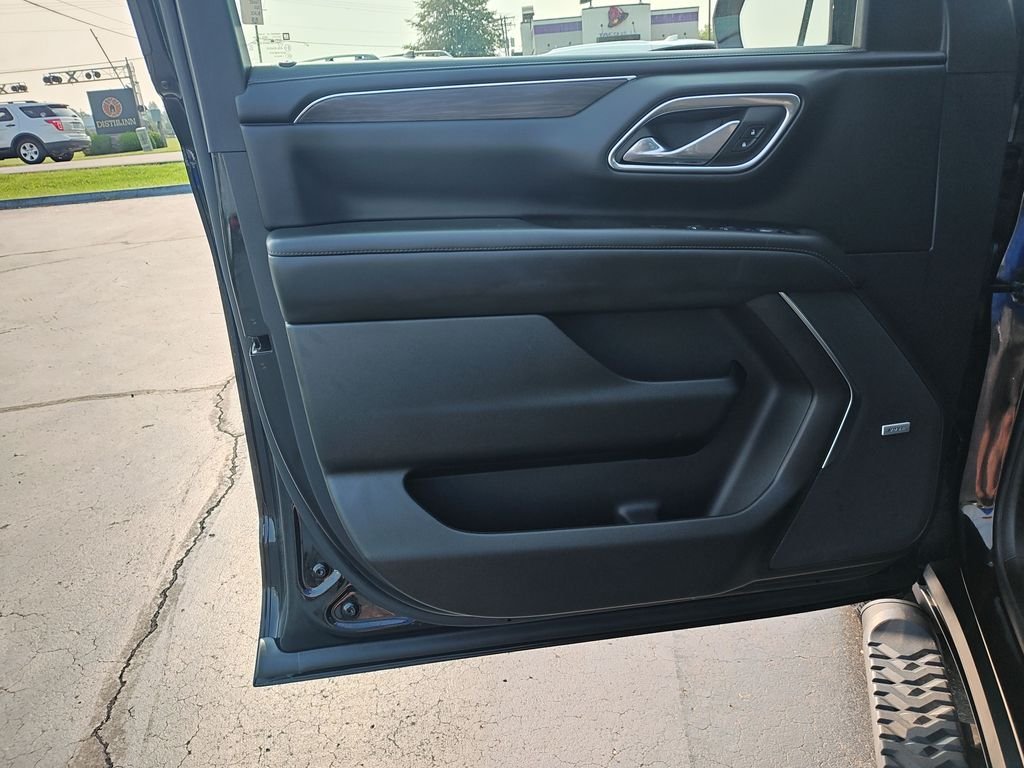 Used 2024 Black Chevrolet Z71 image 12