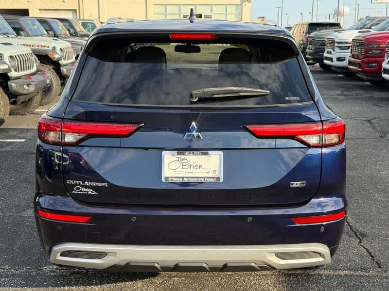 Used 2022 Cosmic Blue Metallic Mitsubishi SEL Special Edition image 4