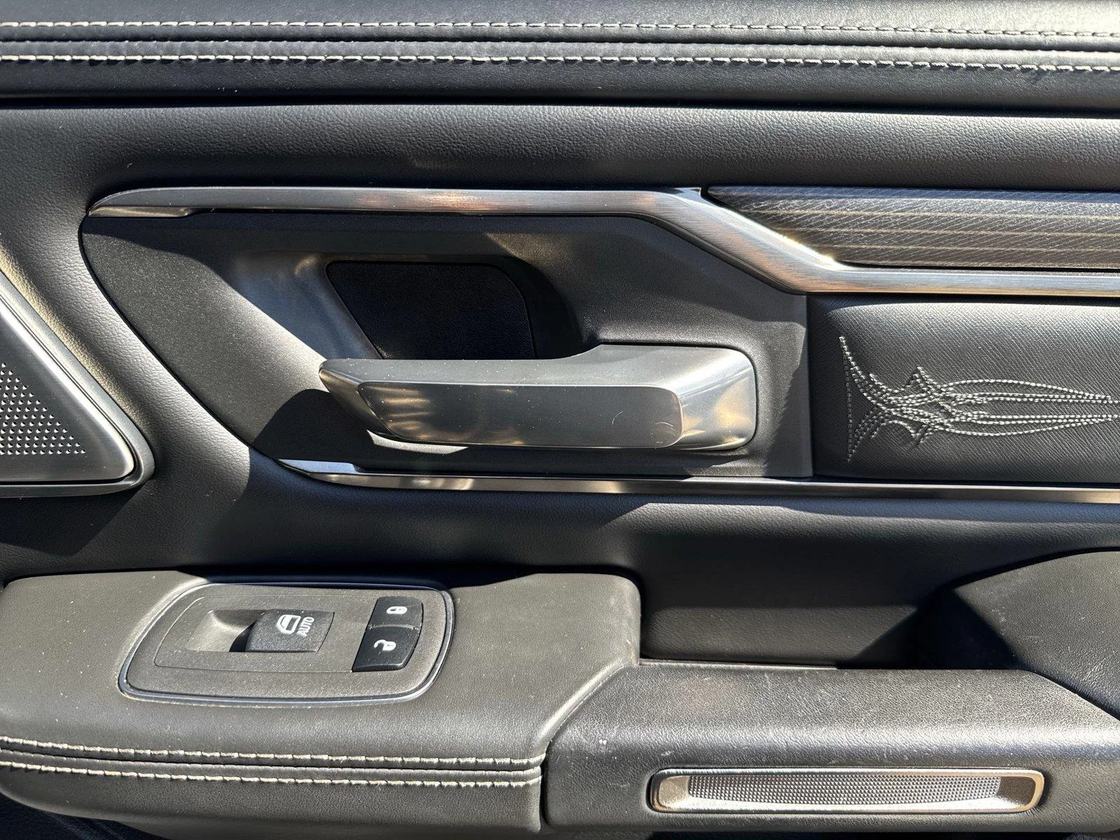 Used 2019 Diamond Black Crystal Pearlcoat Ram Limited image 19