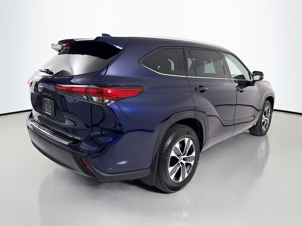 Used 2022 Blueprint Toyota XLE AWD image 7