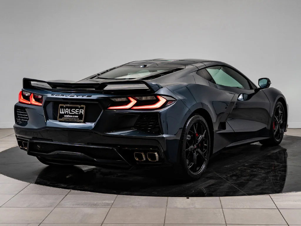 Used 2020 Shadow Gray Metallic Chevrolet Stingray image 10