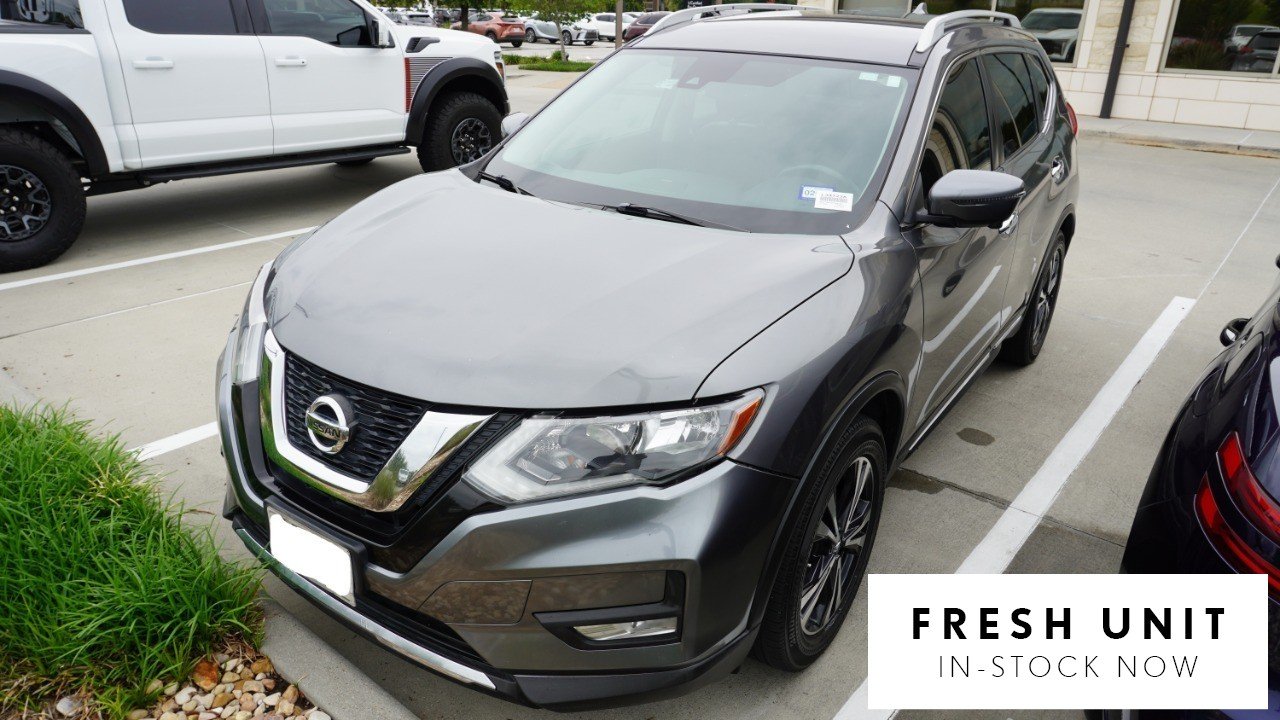 2017 Nissan Rogue SL FWD's photo