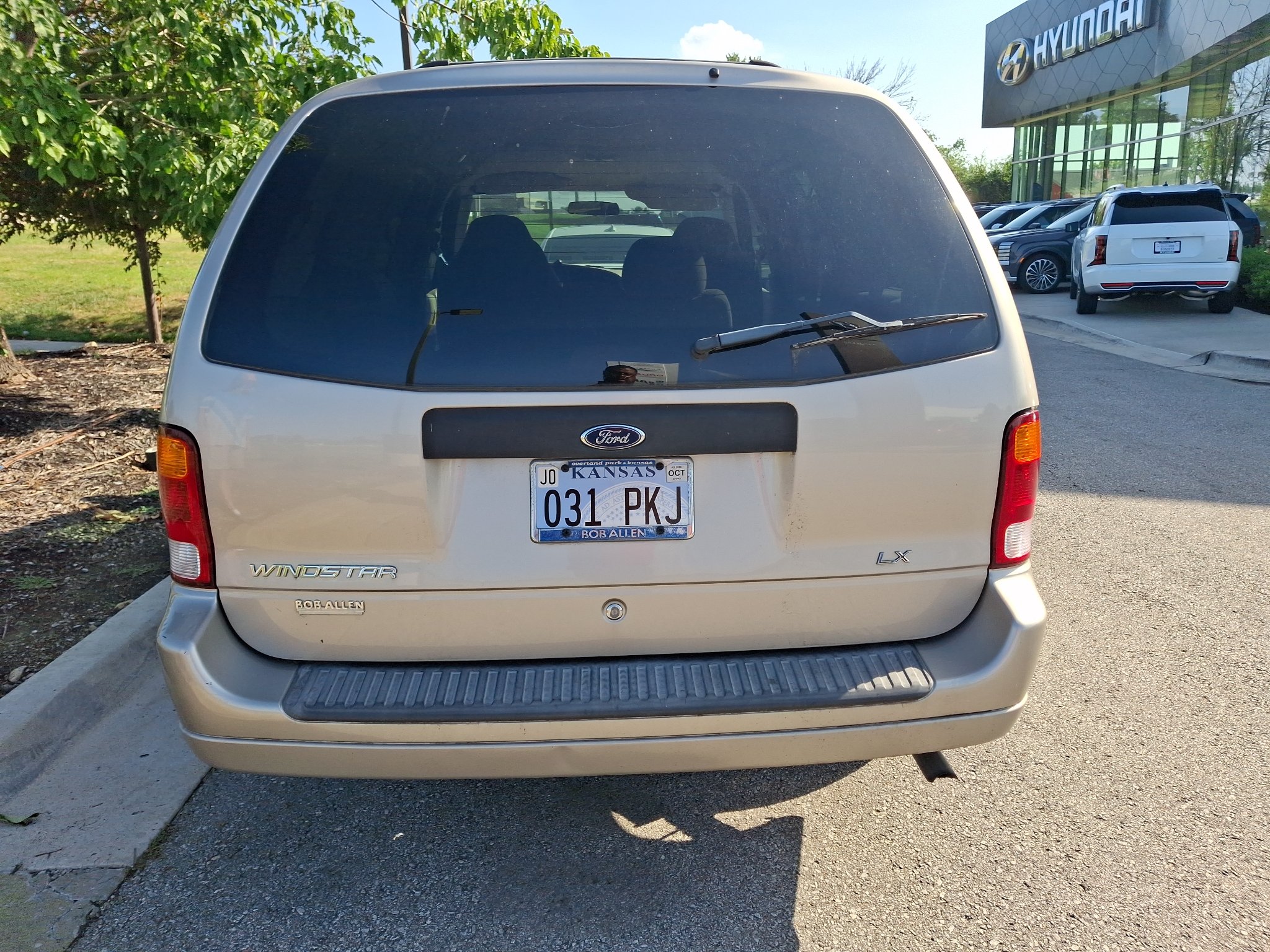 Used 2003 Silver Frost Clearcoat Metallic Ford LX image 8