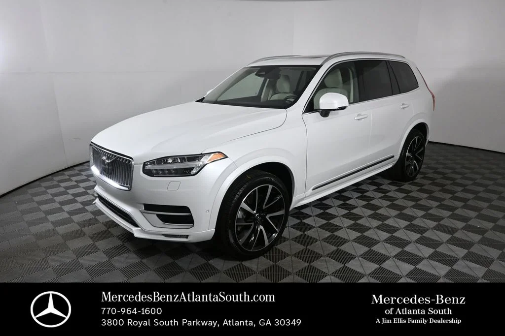 2025 Volvo XC90 B5 Plus Bright 4WD's photo