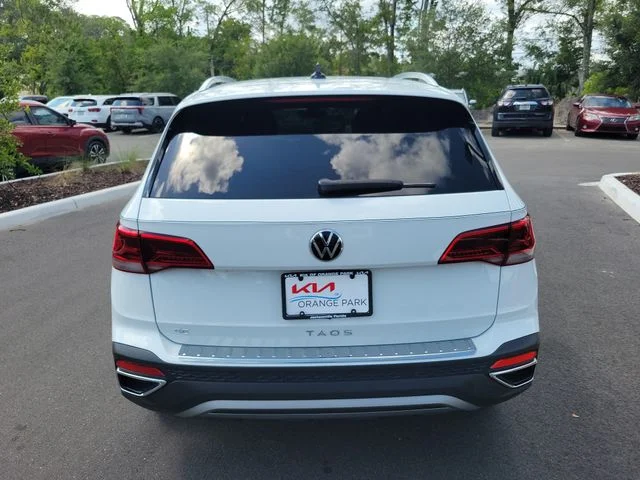 Used 2023 White Volkswagen 1.5T SE image 9