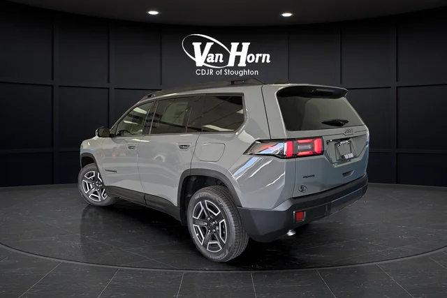 New 2026 Sting-Gray Clear-Coat Exterior Paint Jeep Limited image 5