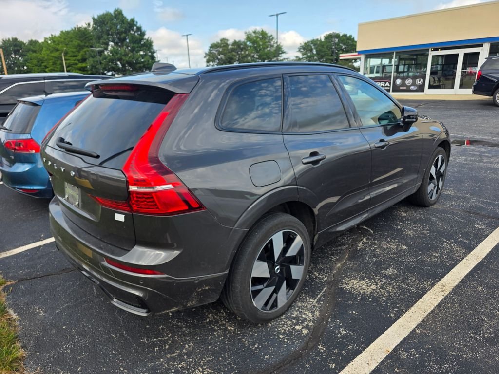 Used 2024 Platinum Gray Metallic Volvo T8 Plus Dark Theme image 4