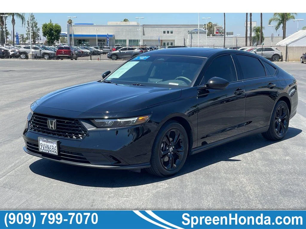 Certified Used 2025 Crystal Black Pearl Honda SE image 1