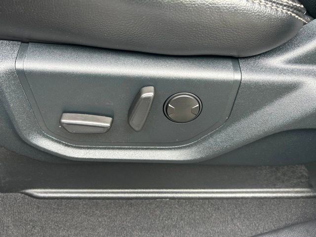 Used 2020 Black Metallic Ford Lariat image 22