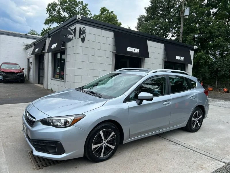 Used 2023 Silver Metallic Subaru Premium Wagon 4D image 3