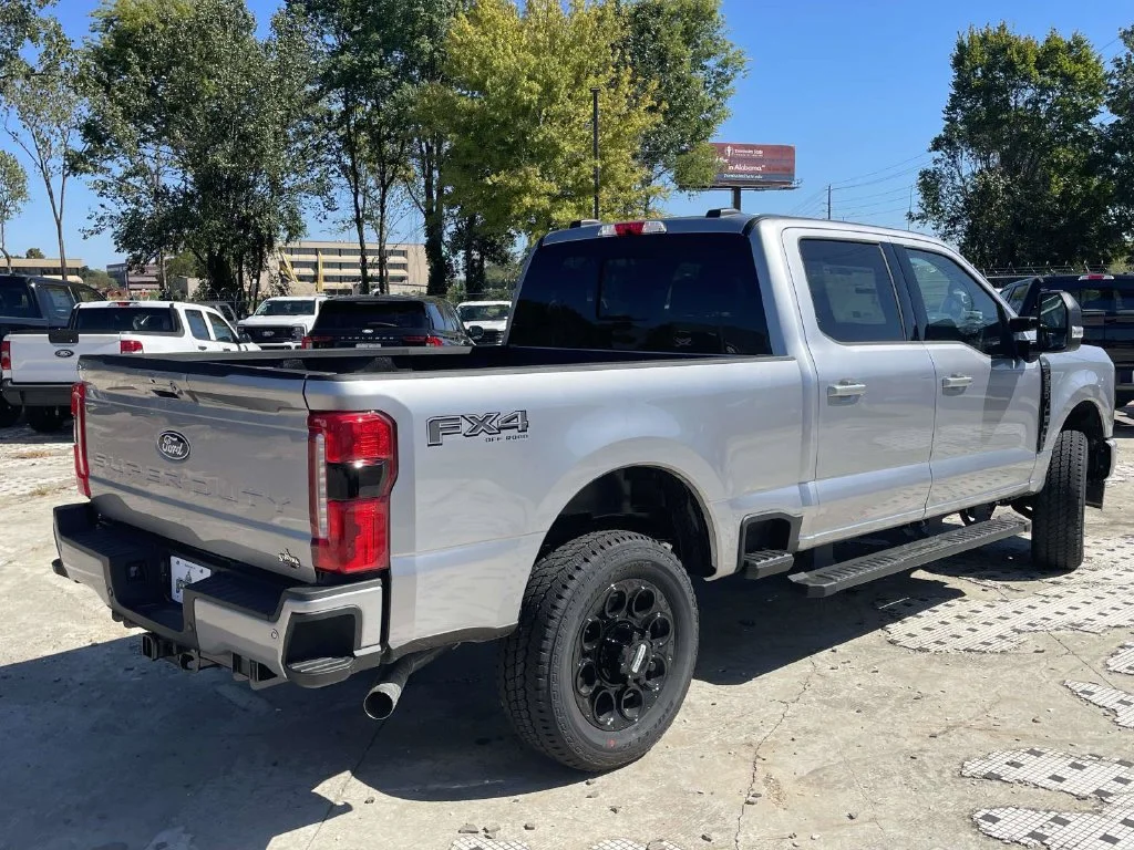 New 2027 Silver Ford XLT image 3