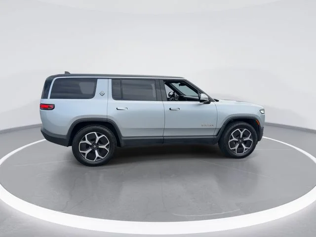 Used 2024  Rivian Adventure image 9