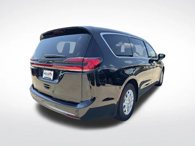 New 2027 Diamond Black Crystal Pearl-Coat Exterior Paint Chrysler Select image 7