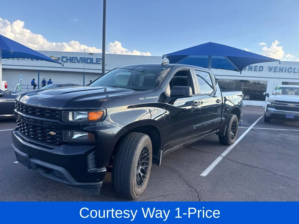 Used 2020 Black Chevrolet Custom image 5