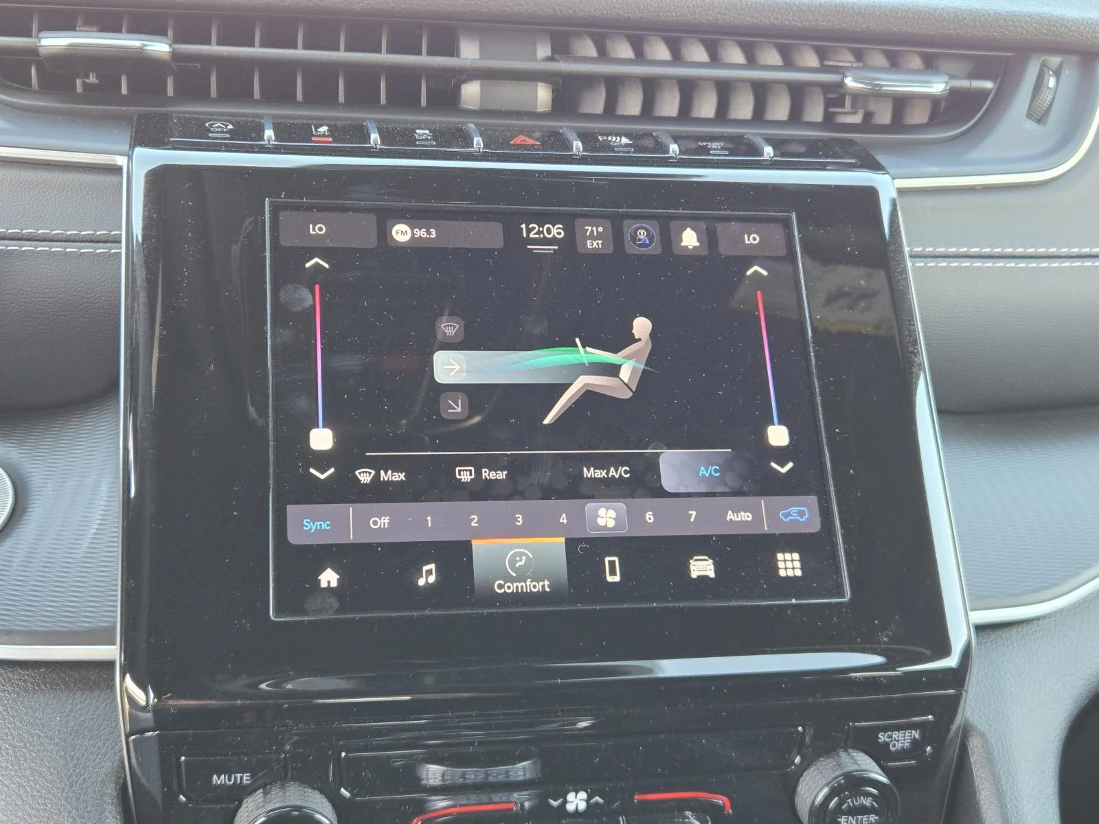 2025 Jeep Grand Cherokee Laredo - Photo 11