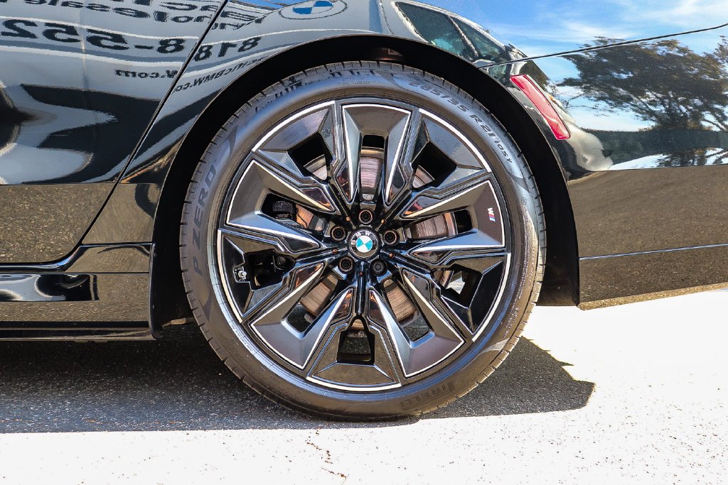 Used 2026 Black Sapphire Metallic BMW 750e xDrive image 8