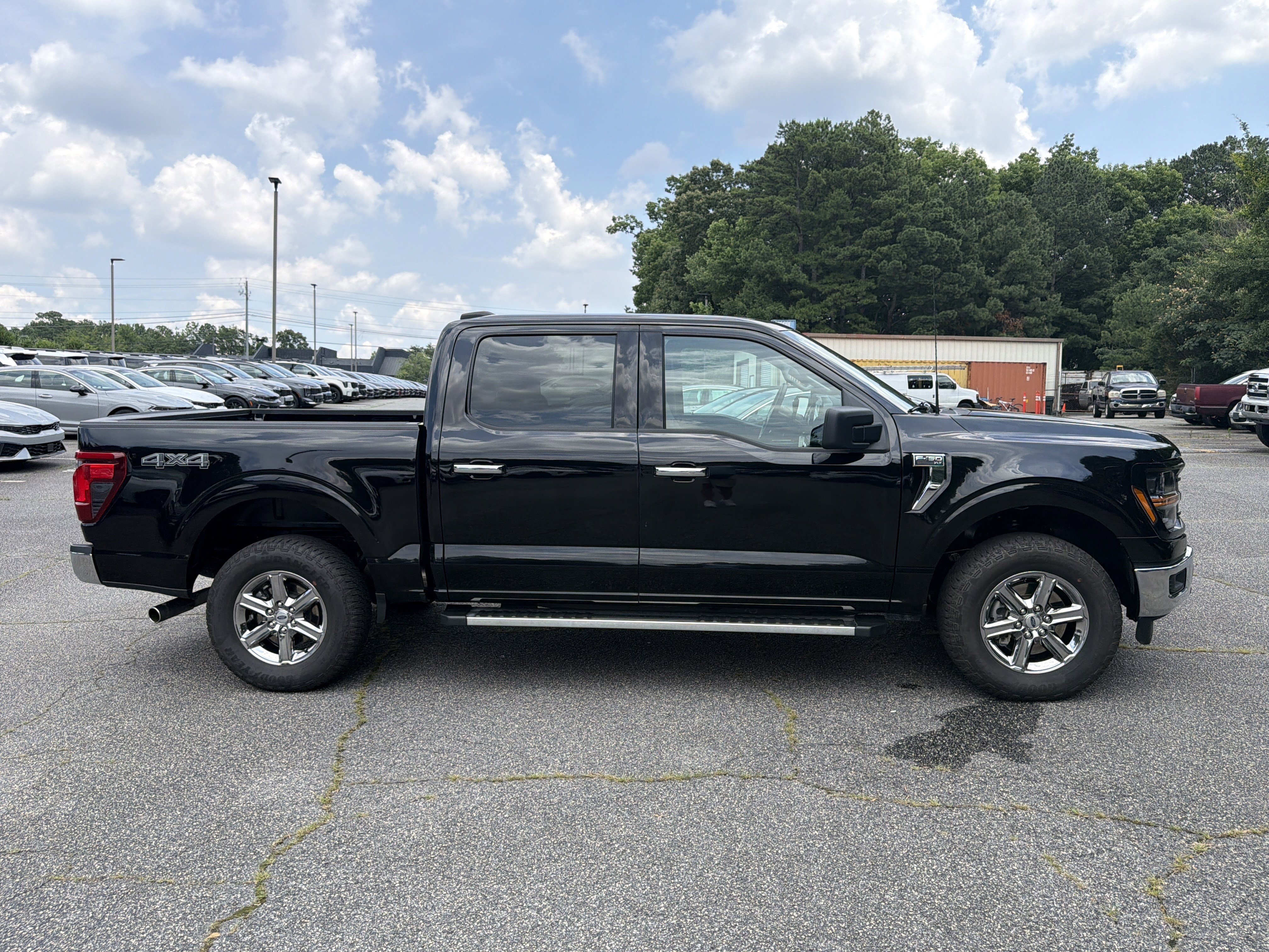 Used 2025 Black Metallic Ford XLT image 8