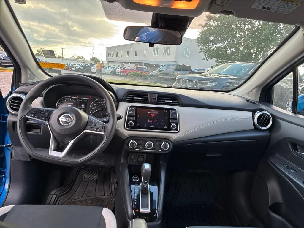Used 2020 Blue Nissan 1.6 SV image 18