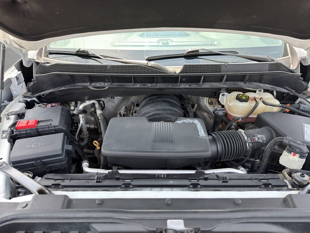 Used 2020 SUMMIT WHITE Chevrolet RST image 21