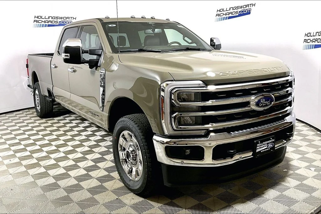 New 2026 Gray Ford King Ranch image 2
