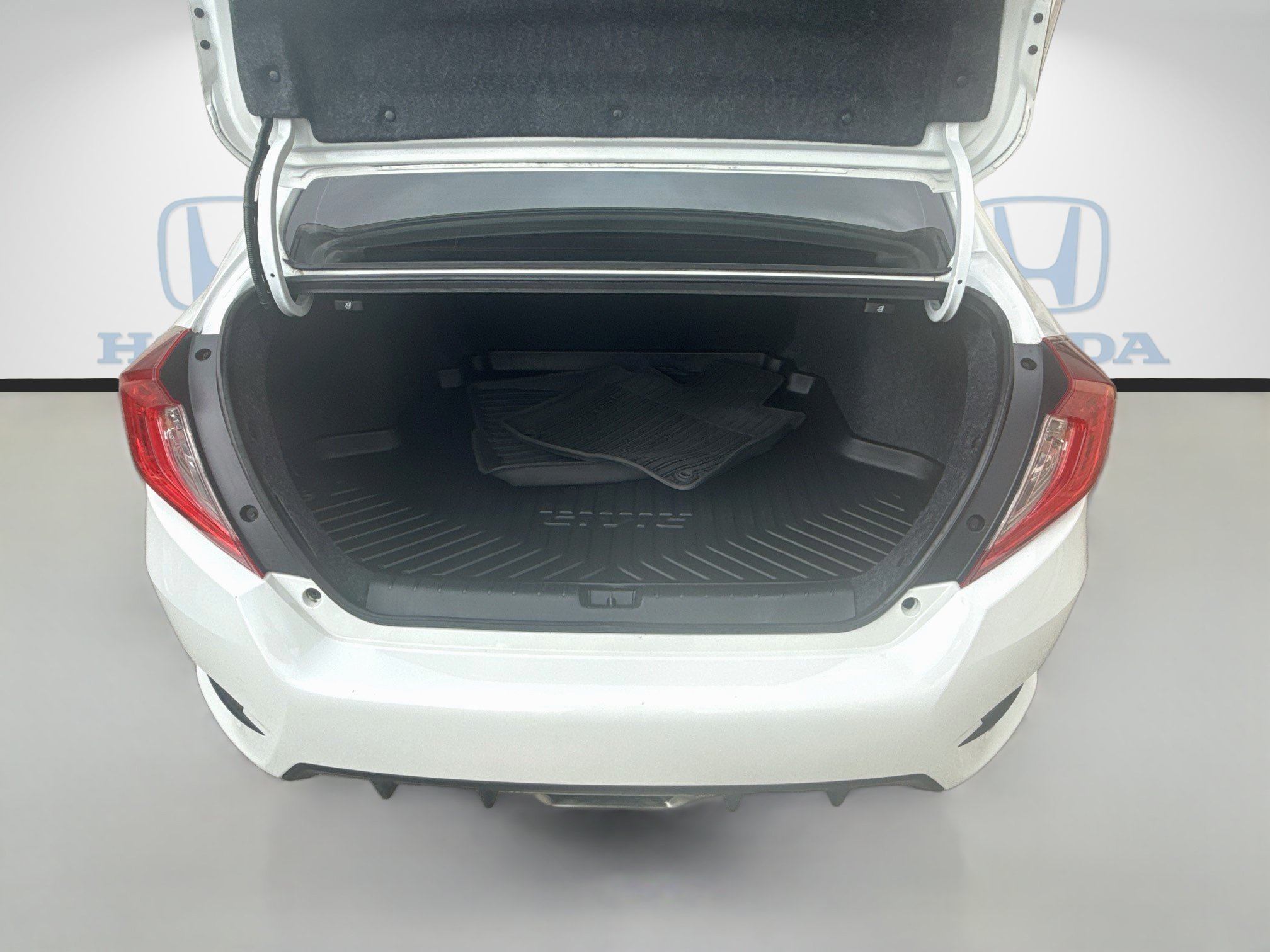 Used 2020 Platinum White Pearl Honda Sport image 25