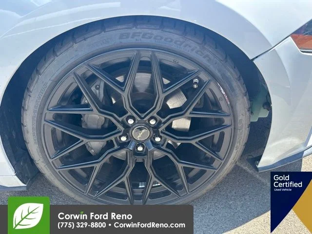 Used 2021 Oxford White Ford GT Premium image 17