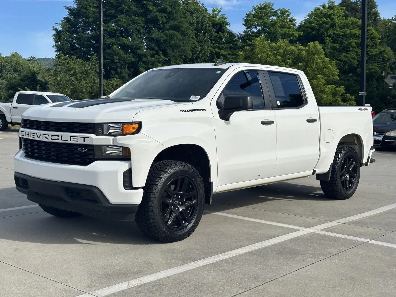 Used 2022 Summit White Chevrolet Custom image 3