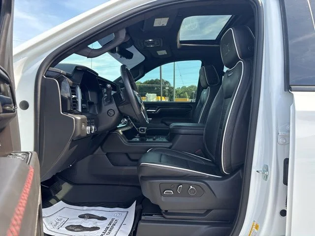 Used 2023 White GMC AT4X image 13