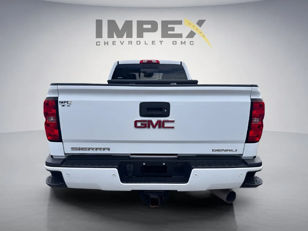 Used 2016 SUMMIT WHITE GMC Denali image 2