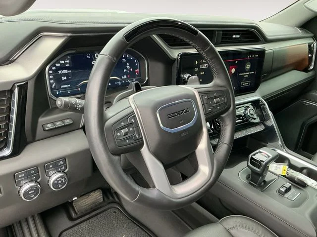Used 2025  GMC Denali image 10