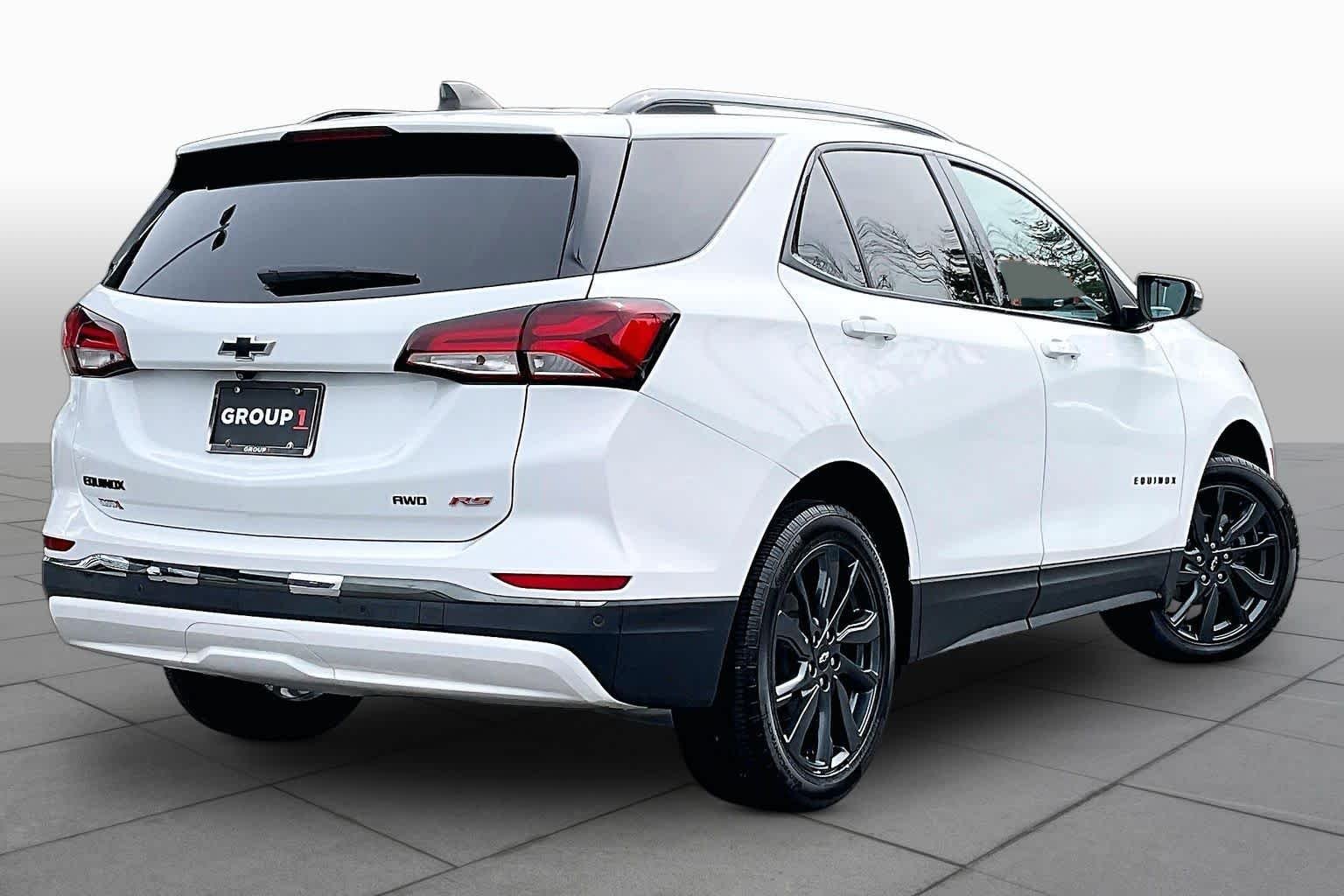 Used 2022 Summit White Chevrolet RS image 13