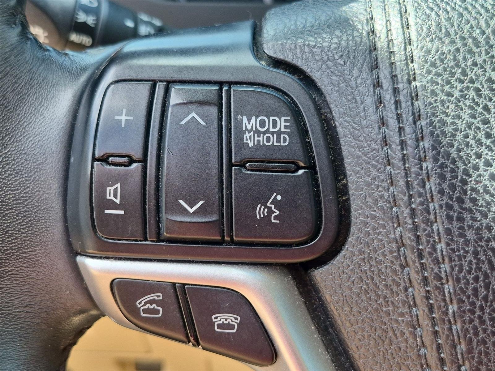 Used 2016  Toyota Limited image 20