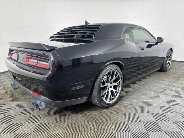 Used 2020 Pitch Black Clearcoat Dodge SXT image 3