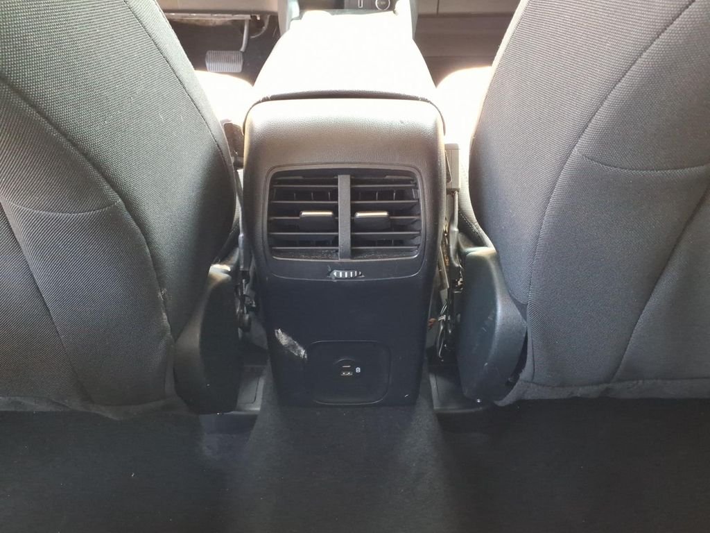 Used 2020 Black Metallic Ford SE image 5